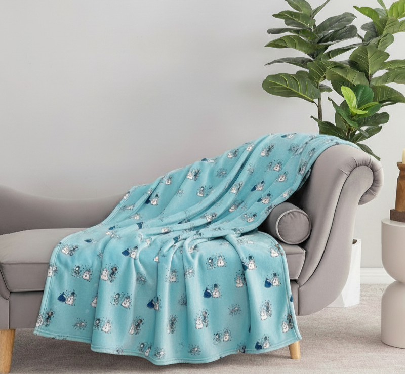 snuzzle™ - Peanuts Holiday Plush Throw Blanket