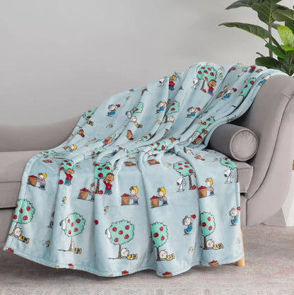 snuzzle™ - Peanuts Holiday Plush Throw Blanket