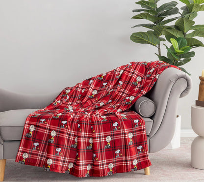 snuzzle™ - Peanuts Holiday Plush Throw Blanket