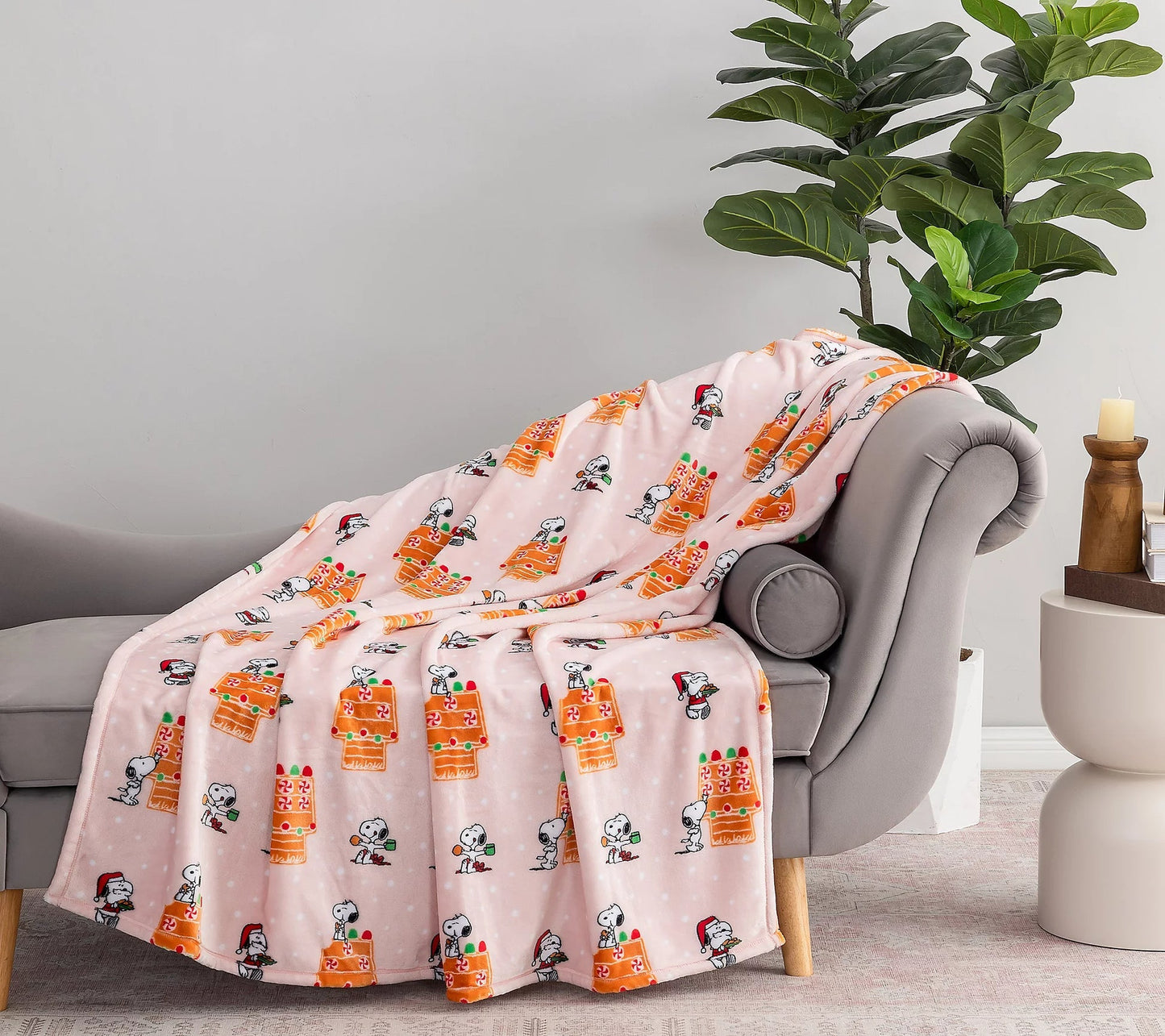 snuzzle™ - Peanuts Holiday Plush Throw Blanket